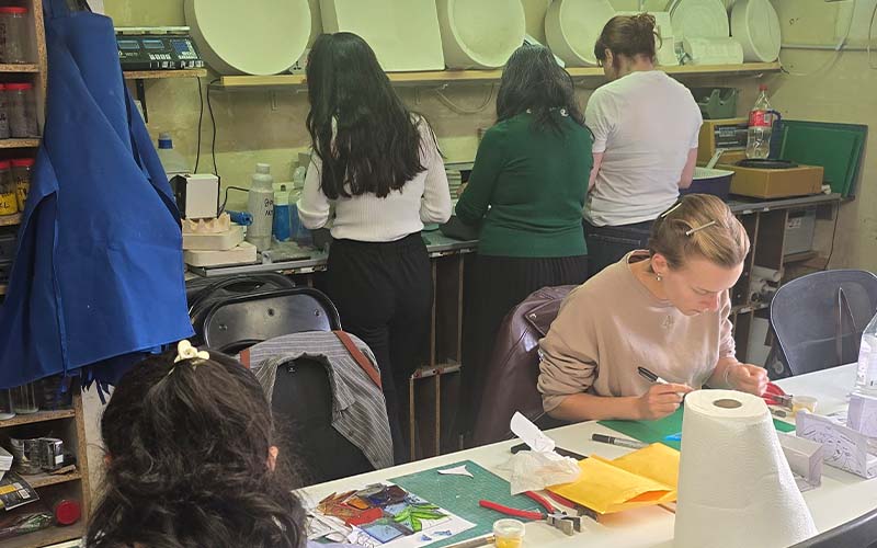 Glass fusing workshop at GlassXpressions